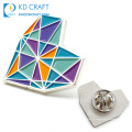 Fabricación a granel metal cromado plateado vitral broche pin arco iris esmalte amor personalizado en forma de corazón pin de solapa insignia